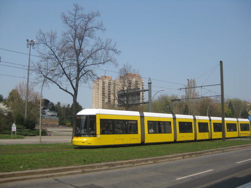 Ost-West-Treffen am Ernst-Thälmann-Park 14216579oa