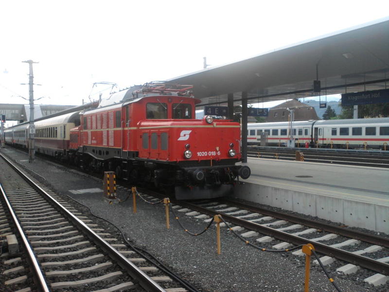 Morgens in Klagenfurt 15851249xs