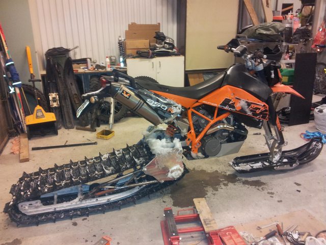 skis - Skis sur KTM 990 adv et les autres : oui c'est possible... 20346124tg