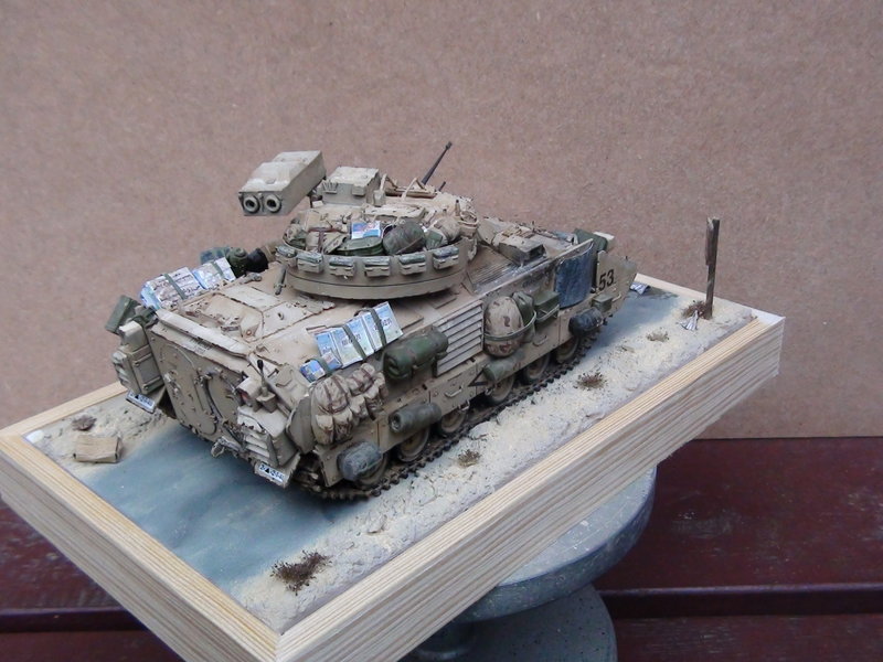 M2A2 Bradley   (Academy 1:35) 23748544mt