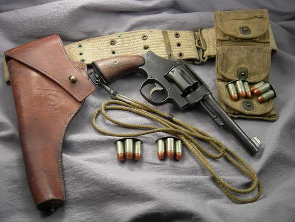 holster "US Army Model 1909 " pour le .45 Model of 1917 revolver : pour gauchers ? 25493109ab