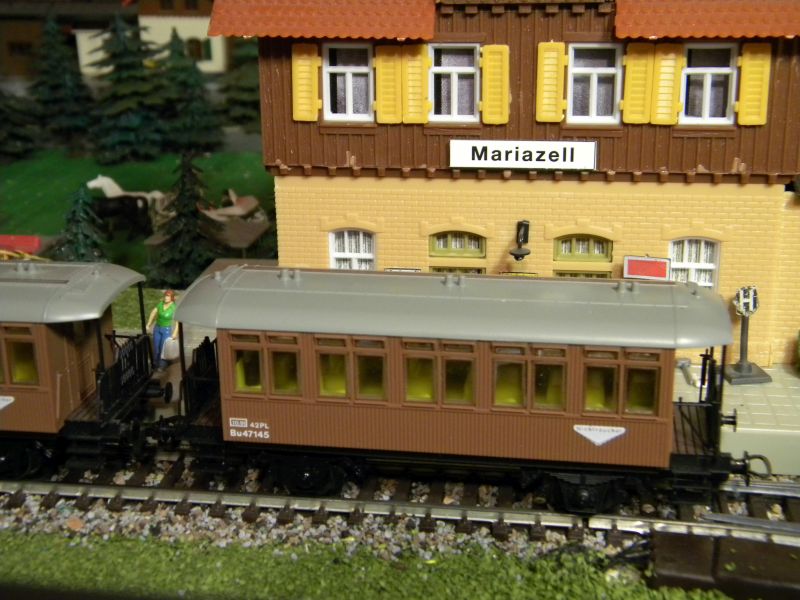 Güterzug auf der neuen Kleinbahn-Anlage 28209849rt