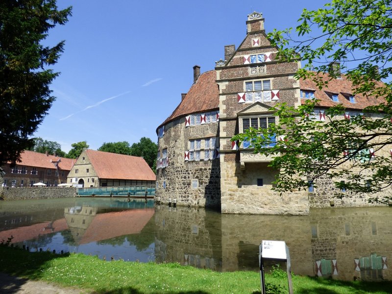 Rundgang um Burg Vischering in Lüdinghausen 29500052nr