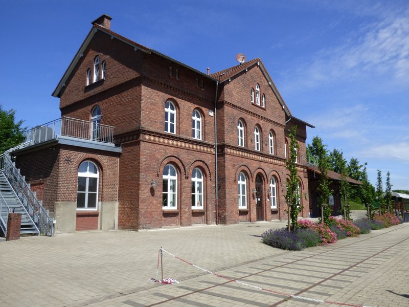 Bf Darfeld und die Schrankenposten der RadBahn 29688772fu