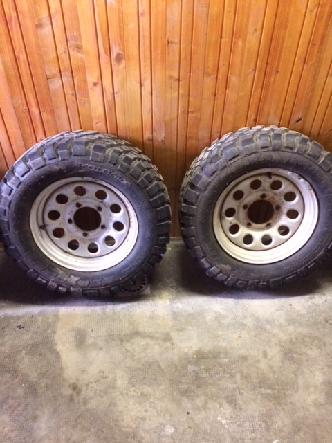 vends 5 pneus TT , NORTENHA 205/70/15 sur jantes 5x139.7 30813770ha