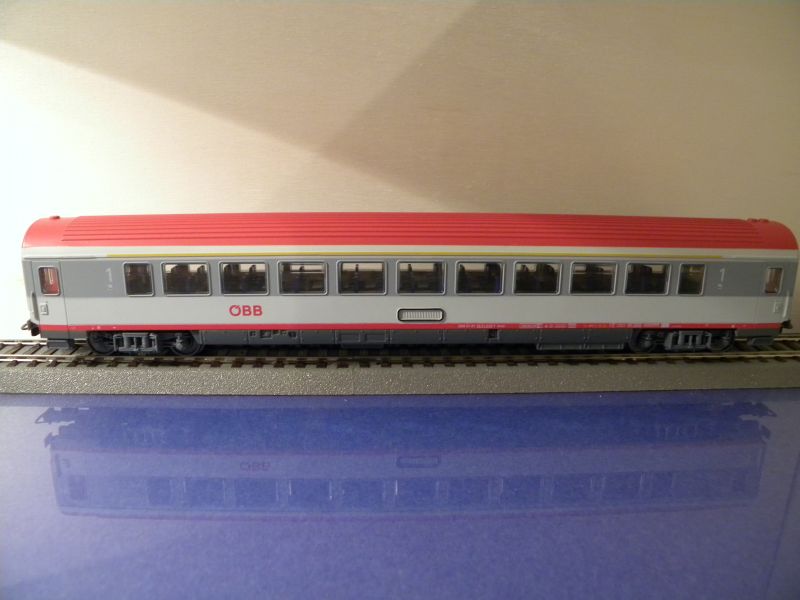 ÖBB-Reisewagen RIC  von PIKO 7097510sdg