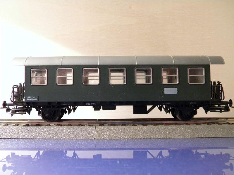 KleinModellbahn #3732: Spantenwagen, Halbfenster, Raucher, grün 7129644jaa