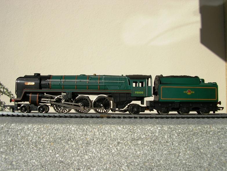 Hornby 00 Gauge? Why not?? 8484398uzl