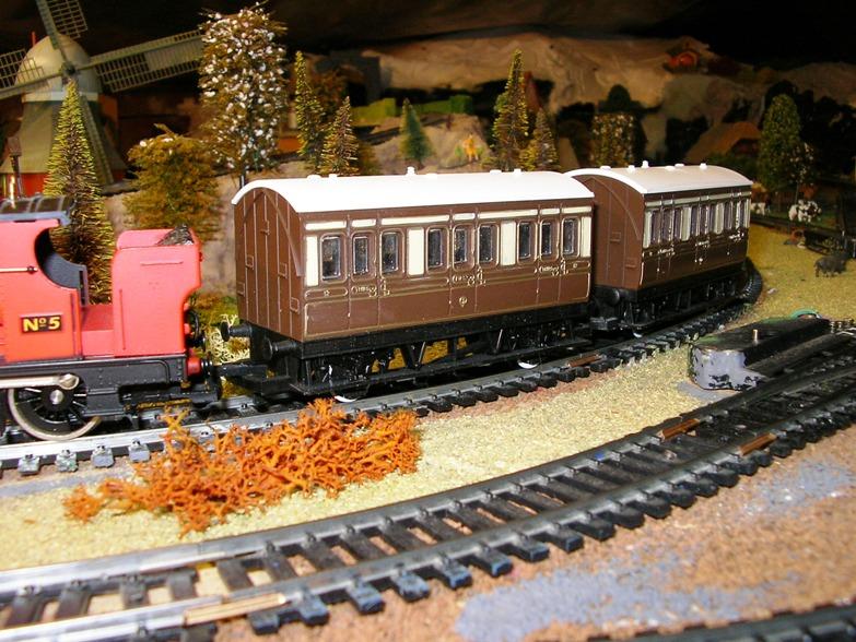 Hornby 00 Gauge? Why not?? 8484559hxl