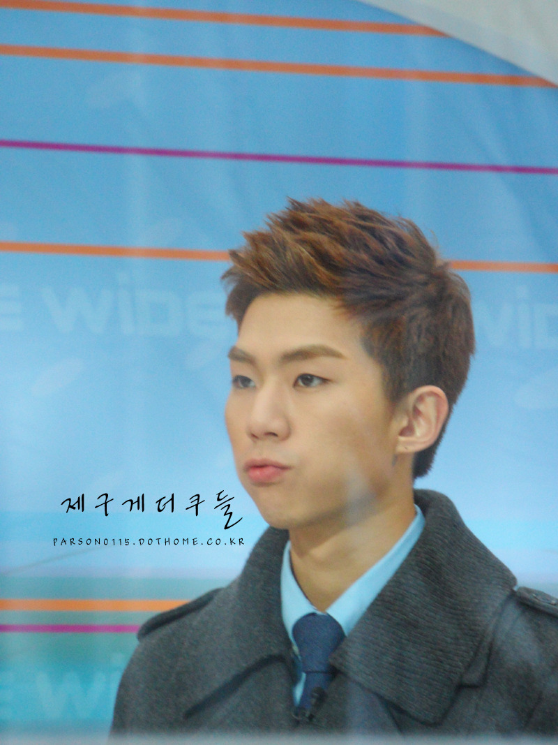 [OTHER] 120104 Junyoung & Kevin MNet Wide Tumblr_lxbfzs0pxd1qj674i3