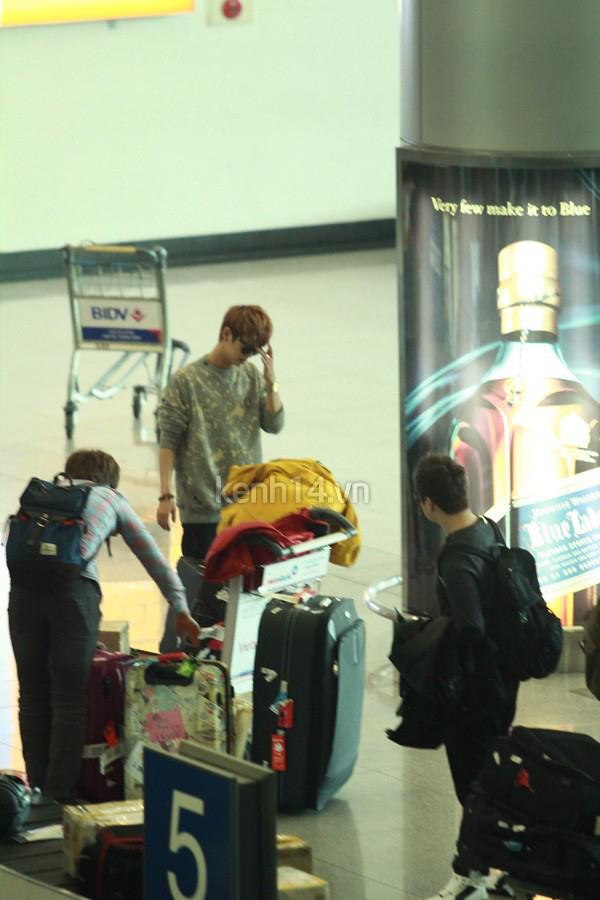 [OTHER] 121123 ZE: A @Tan Son Nhat airport & Hotel(Vietnam) 526279_503949542957408_550405117_n