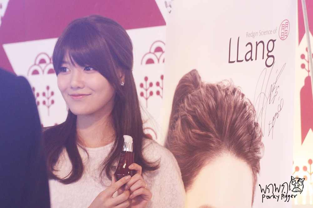 [PIC][01-12-2012]SooYoung xuất hiện tại buổi fansign cho thương hiệu mỹ phẩm "LLang" vào chiều nay Img_4012