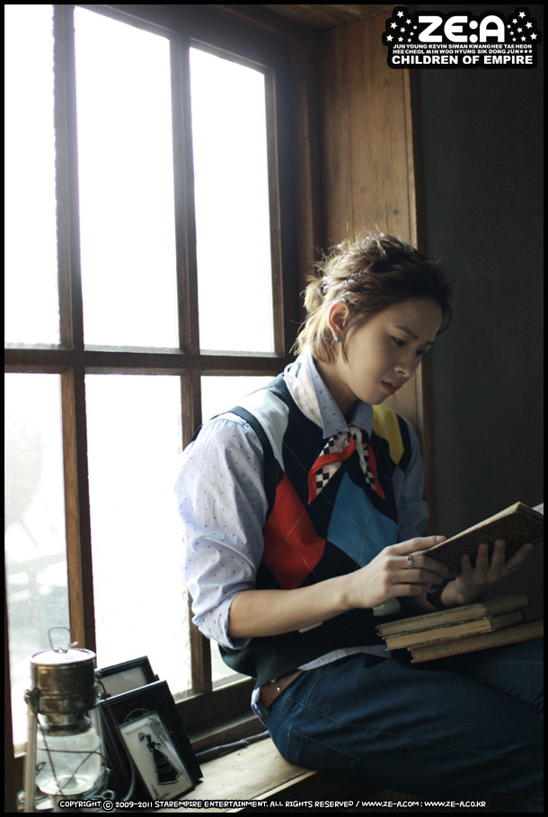 [OFFICIAL] ZE:A Lovability Album Histoy Book Julie_30