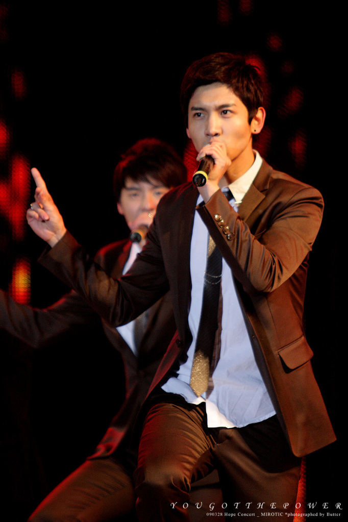 [Pics] Changmin @ Dream Concert Part 2 090328e58589e5b79ee5b88ce69c9be98