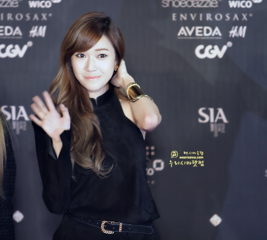 [CAPS]  2011.11.03 Jessica en el "Mnet Style Icon Awards 2011" Img_8001