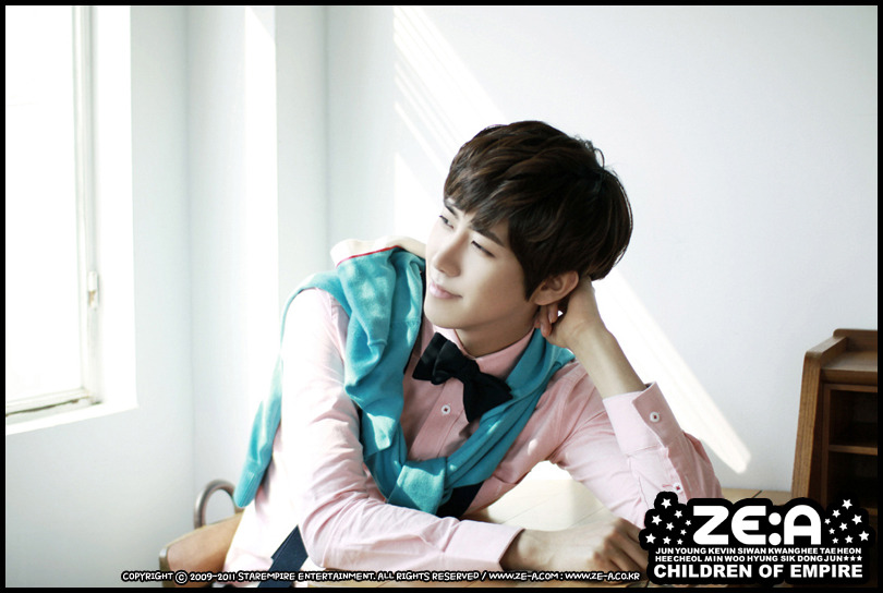 [OFFICIAL] ZE:A Lovability Album Histoy Book Julie_8