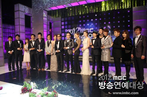 [NEWS] SW & KW @ MBC Entertainment Awards  551594_534642426560693_751049929_n