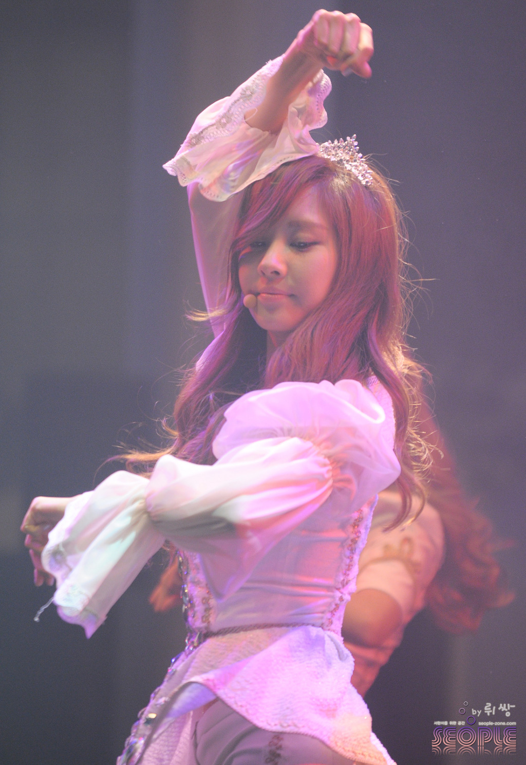 [CAPS] 111202 Seohyun SBS New Year's Ever Concert 111202_008