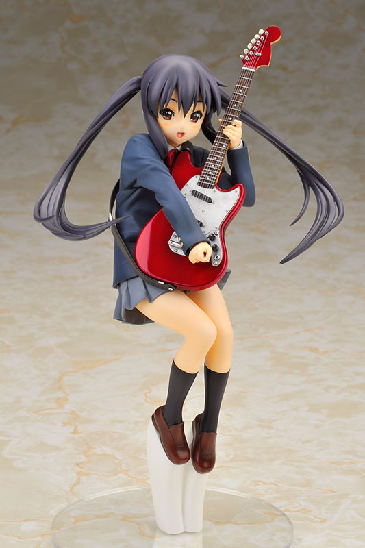 ฟิคเกอร์ของช้าน !!! Nakano-azusa-alter-figure-1