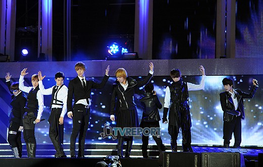 111003 ZE:A Hallyu Dream Concert Tumblr_lshhzmzlir1qebqc01