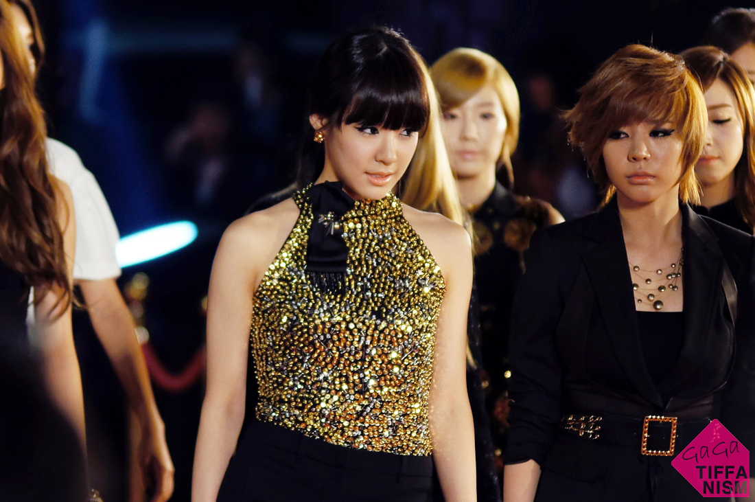 [CAP]  2011.11.03 Tiffany en el "Mnet Style Icon Awards 2011" Dsc02545_copy