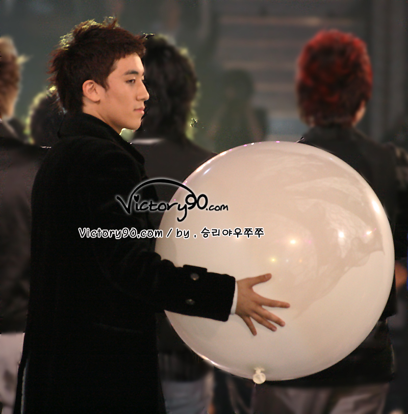 [Photos] SeungRi 20081115sr18