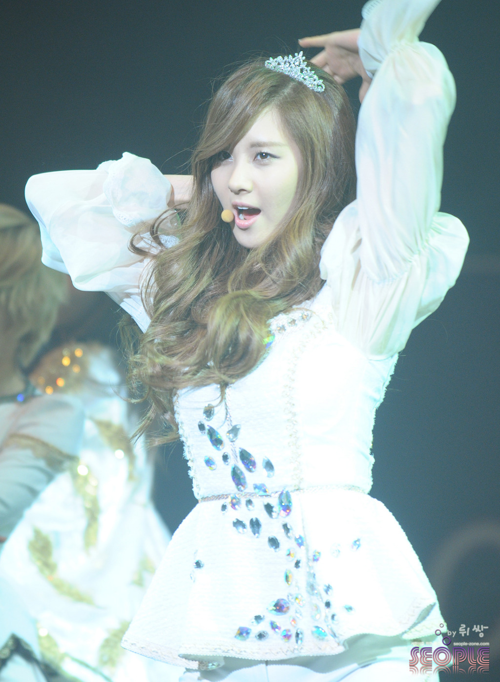 [CAPS] 111202 Seohyun SBS New Year's Ever Concert 111202_014