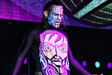 Jame Bond Jeffhardyentrance2_crop_exact