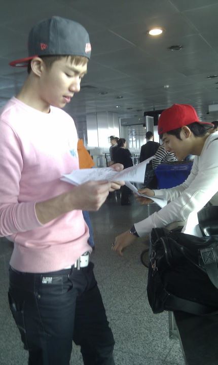 [NEWS] Kevin & Dongjun “Star Date with ZE:A in Brazil"  430116_120865488035902_100003373531872_107417_1928772944_n