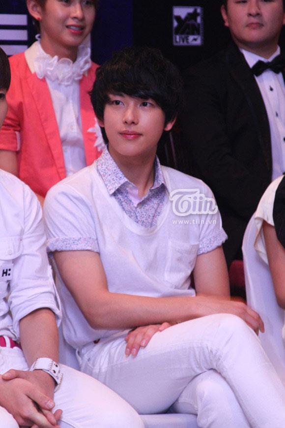 [OTHER] 121123 ZE:A @ Vietnam - MOA in Vietnam 2012 Press Conference 16064_503927392959623_365708091_n