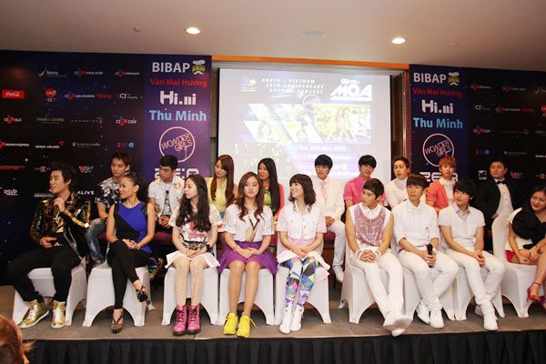 [OTHER] 121123 ZE:A @ Vietnam - MOA in Vietnam 2012 Press Conference 531066_504280766257619_1080395927_n