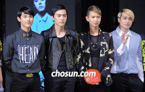 [NEW] 120703 ZEA Showcase Tumblr_m6na65orgh1qfmaf5o2_500