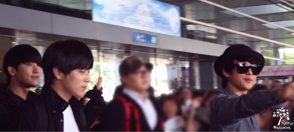 [OTHER] 121123 ZE: A @Tan Son Nhat airport & Hotel(Vietnam) 574469_504284676257228_1616137329_n