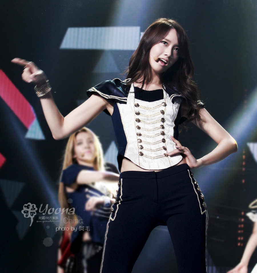 [CAP] Yoona en el  Korea-China Song Festival 85775677de67cc6a8601b0ad