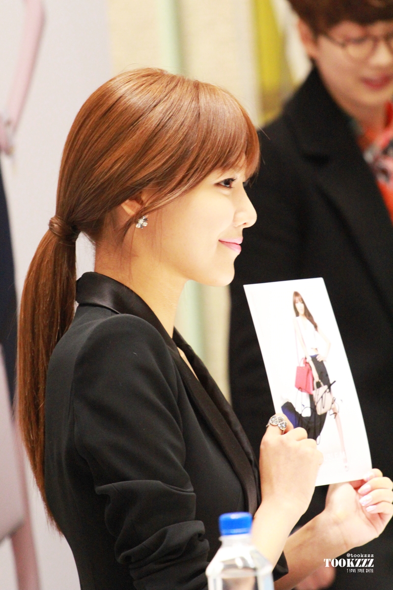 [PIC][20-02-2013]SooYoung xuất hiện tại buổi fansign cho thương hiệu "Double M" vào chiều nay - Page 3 0img_1151