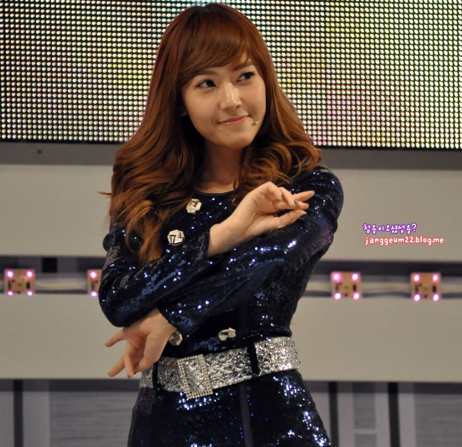  [SNSD] .Pics & Fancam : 110403 LG Cinema 3D . งานวันล่าสุด 58279153