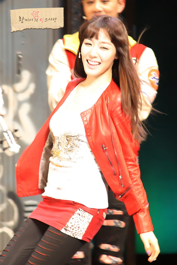 [CAPS] 2011.12.21 Tiffany en el musical "Fame" Lxnp1