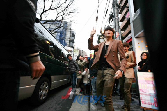  [OTHER] 120225 ZE:A @ Amerika Mura Mini Live Tumblr_m02cy91ni11qgigrl