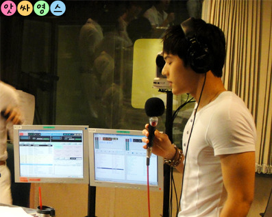 [RADIO] 110708 ZE:A @ Young Street 346963811