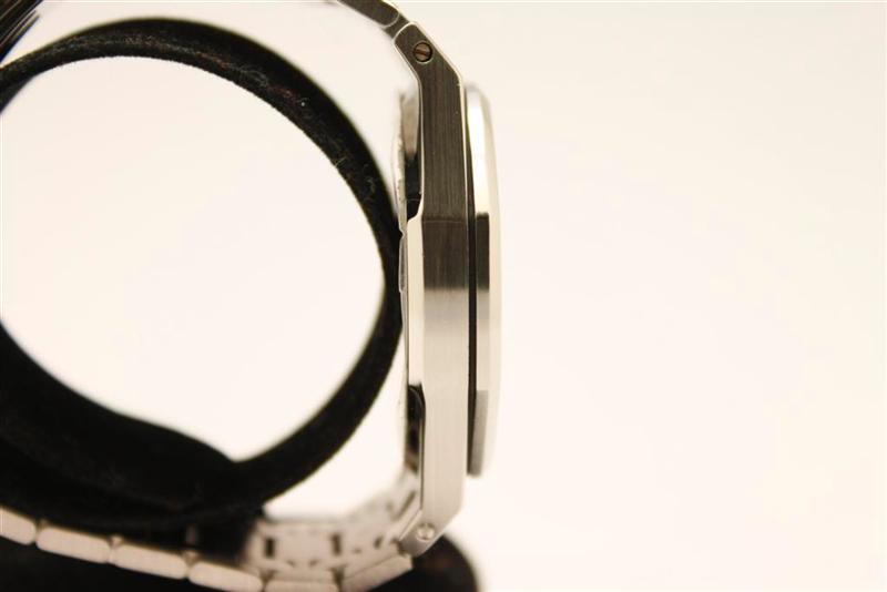 นาฬิกา Audemars Piguet Royal Oak Mens 14790 หน้าปัดขาว สวยเรียบหรู 37mm. Auto Stainless กระจก Sapphire (Series E) สภาพเหมือนใหม่ มีเฉพาะนาฬิกาค่ะ รุ่นนี้ Discontinued แล้วนะค่ะ Picture170