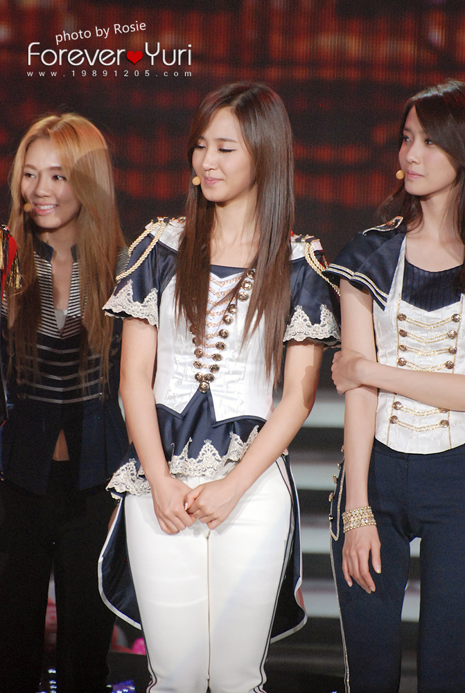 [CAP] 2011.11.08 Yuri en el  "Korea-China Song Festival parte 2" Dsc_0031