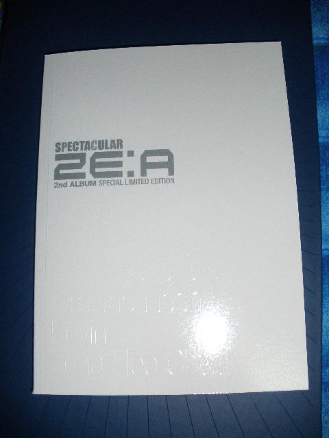 [SCAN] ZEA 'Spectacular' Album Photobook 563511_337263663022615_739323907_n