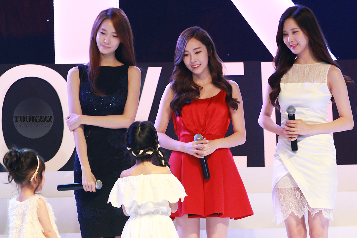 [PIC][20-10-2013]Jessica - YoonA và SeoHyun xuất hiện tại Thái Lan để tham dự "GiRL DE PROVENCE Thanks Party" vào tối nay - Page 16 Img_0343