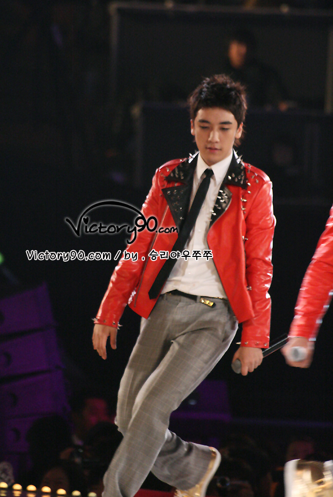 [Photos] SeungRi 20081115sr11