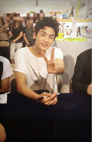 [OTHER]120803 Jiangnan Fan signing event Tumblr_m86g91uclc1rq2cxso8_400