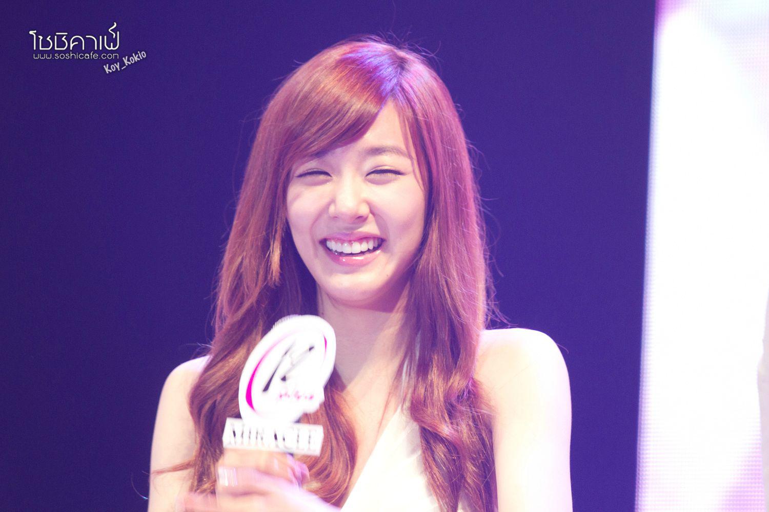 [PICS][09.08.12] SNSD's Tiffany xinh đẹp trong buổi họp fan Miracle Day Dy68i