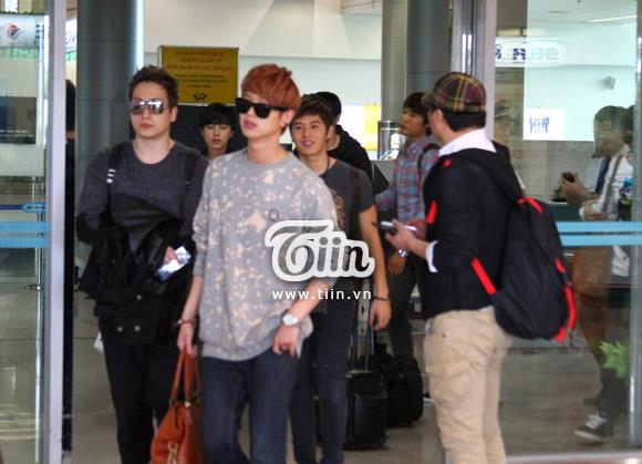 [OTHER] 121123 ZE: A @Tan Son Nhat airport & Hotel(Vietnam) 547014_503948512957511_935961471_n