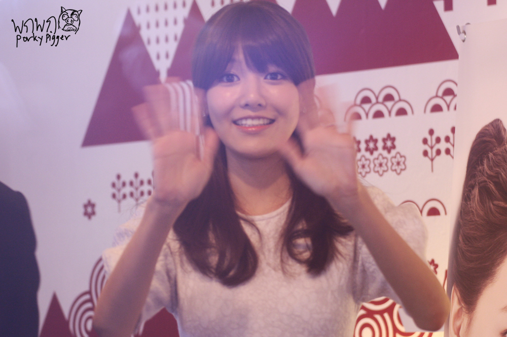 [PIC][01-12-2012]SooYoung xuất hiện tại buổi fansign cho thương hiệu mỹ phẩm "LLang" vào chiều nay 0img_4036