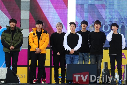 [OTHER] 121117 ZE:A @A Walk With the Stars(Korea Tourism Organization) 207567_501497453202617_99577469_n