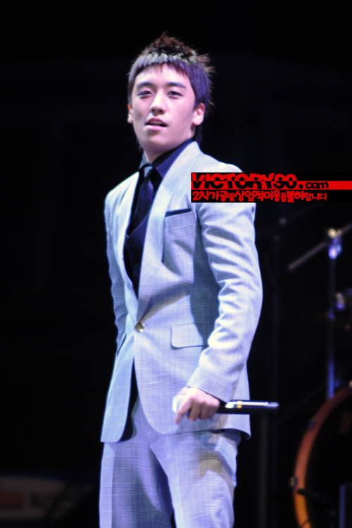 [Photos] SeungRi 1226864234victory90com0cg7